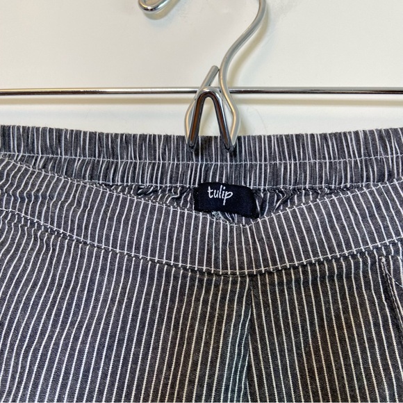 Tulip Pull On Striped Cropped Pants - Picture 4 of 6